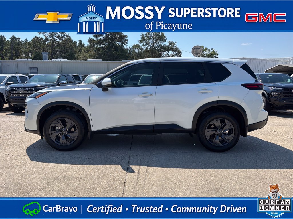 Certified 2026 Nissan Rogue SV FWD image 3