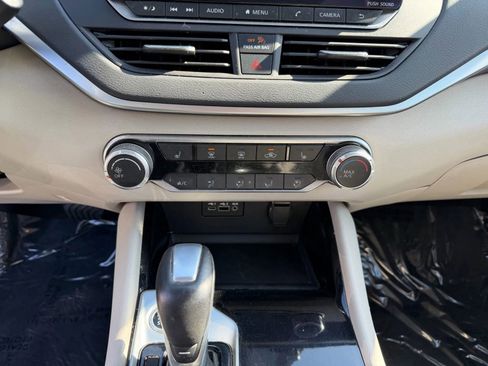 Used 2021 Nissan Altima 2.5 SV w/ SV Premium Package image 20