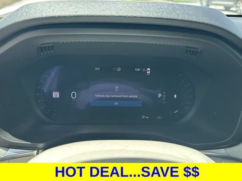 Used 2024 Volvo XC60 B5 Plus AWD/4WD image 17