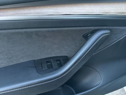 Used 2022 Tesla Model 3 image 11