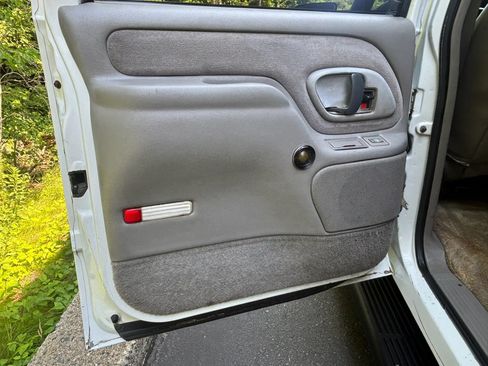 Used 1999 Chevrolet Suburban 2WD w/ Preferred Equipment Group 3 image 14