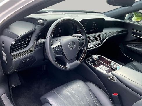 Certified 2024 Lexus LS 500 w/ Interior Upgrade Package RWD image 17