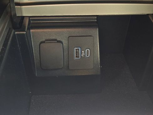 Used 2022 Ford Explorer ST-Line w/ Class IV Trailer Tow Package AWD/4WD image 28
