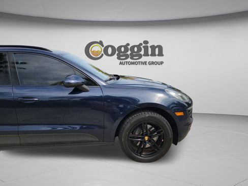 Used 2017 Porsche Macan AWD/4WD image 31