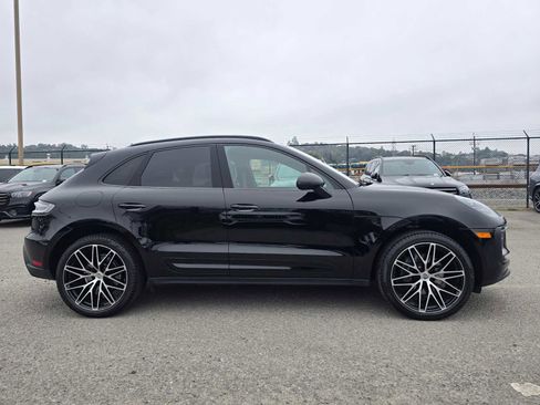 Used 2022 Porsche Macan image 2