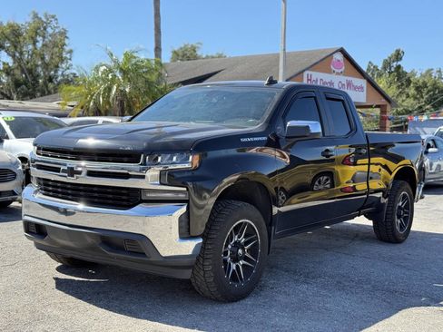 Used 2019 Chevrolet Silverado 1500 LT w/ Convenience Package image 2