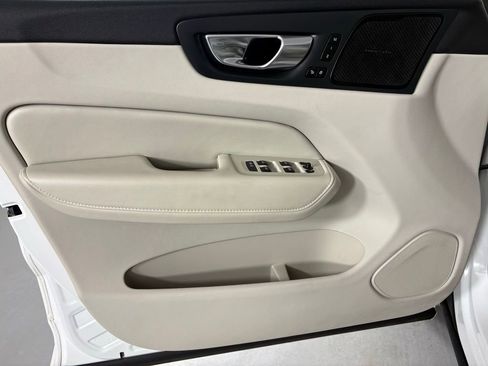 Used 2023 Volvo XC60 B5 Ultimate w/ Protection Package FWD image 14