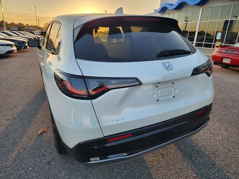 New 2026 Honda HR-V EX-L image 3
