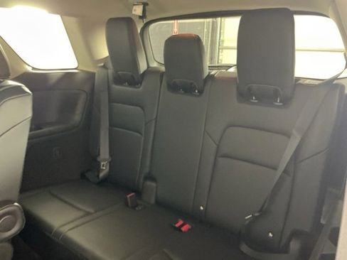 Used 2023 Nissan Pathfinder Platinum image 30