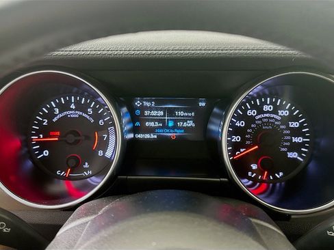 Used 2019 Ford Mustang Premium image 18