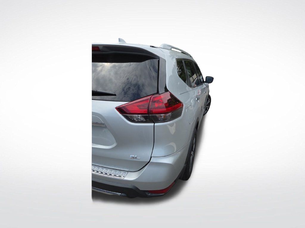 Used 2018 Nissan Rogue SL FWD image 17