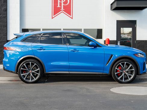 Used 2020 Jaguar F-PACE SVR image 33