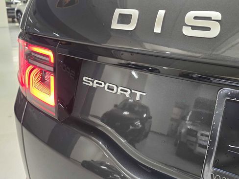 Used 2023 Land Rover Discovery Sport SE image 14