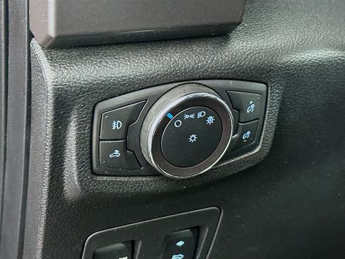 Used 2019 Ford F150 XLT w/ Equipment Group 302A Luxury AWD/4WD image 16