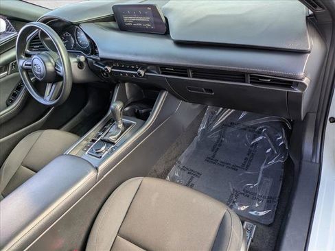 Used 2022 MAZDA MAZDA3 s image 19