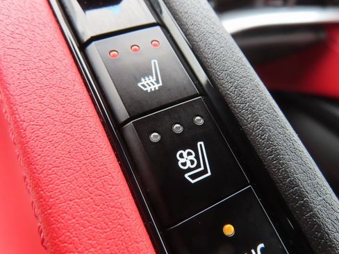 Used 2021 Chevrolet Corvette Stingray Preferred Cpe w/ Z51 Performance Package image 10