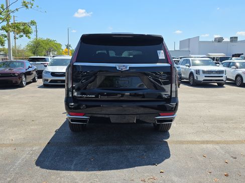 Used 2023 Cadillac Escalade Premium Luxury w/ Performance Package image 6