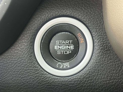 Used 2019 RAM 2500 Laramie AWD/4WD image 16