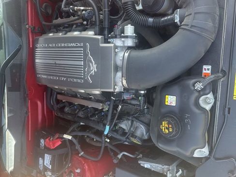Used 2010 Ford Mustang GT RWD image 27
