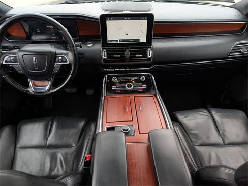Used 2021 Lincoln Navigator Reserve image 9