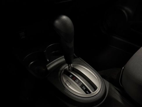 Used 2011 Honda Fit image 19