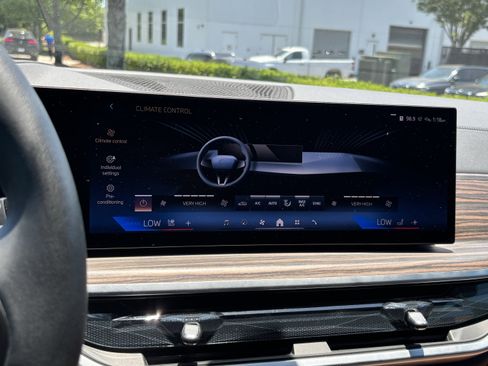 Certified 2025 BMW X5 sDrive40i w/ Premium Package RWD image 29