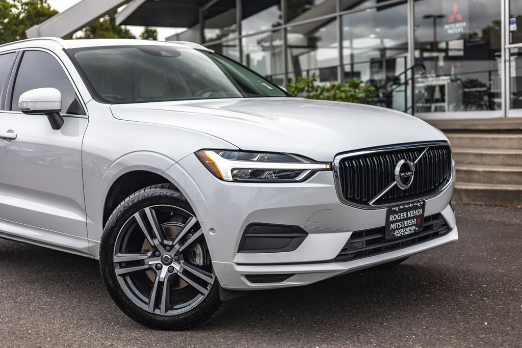 Used 2018 Volvo XC60 T5 Momentum w/ Convenience Package AWD/4WD image 3