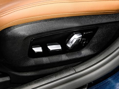 Used 2019 BMW 540i xDrive w/ M Sport Package image 34