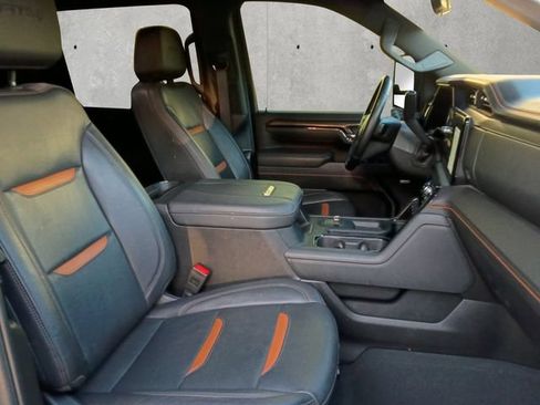 Used 2025 GMC Sierra 2500 AT4 w/ AT4 Premium Plus Package AWD/4WD image 24