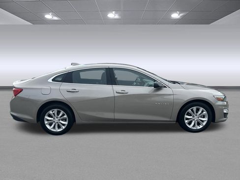 Used 2024 Chevrolet Malibu LT image 2