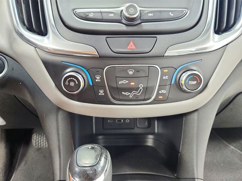Used 2019 Chevrolet Equinox LS w/ LS Convenience Package image 29