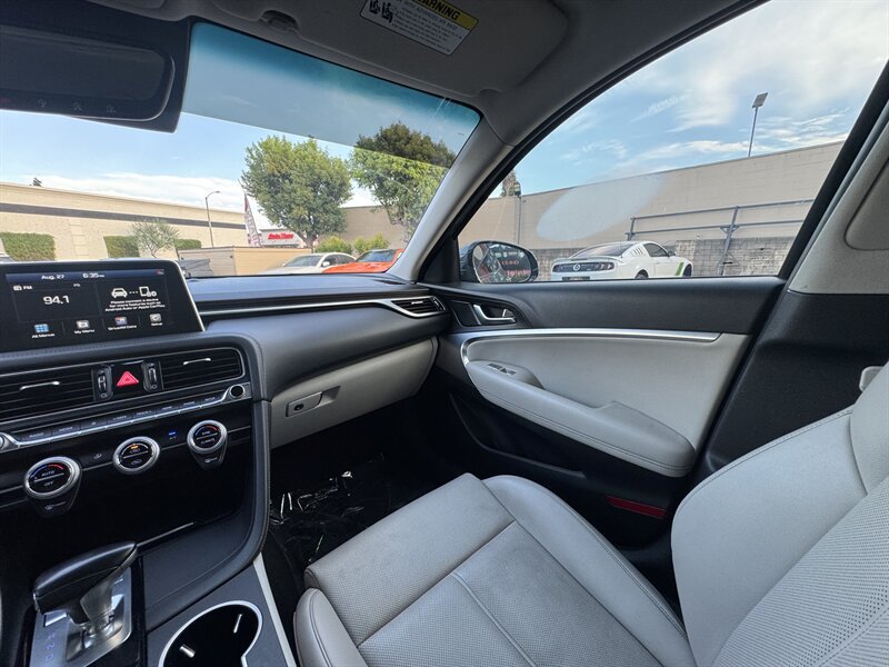 Used 2019 Genesis G70 2.0T Advanced RWD image 32