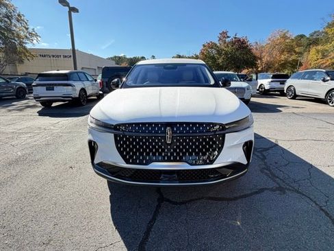 New 2026 Lincoln Nautilus Premier image 2