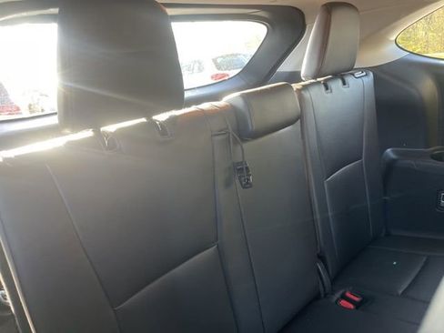 Used 2024 Toyota Highlander XLE image 27