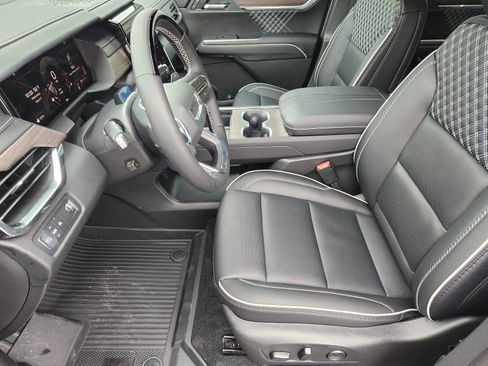 New 2026 GMC Acadia Denali w/ Super Cruise Package image 16