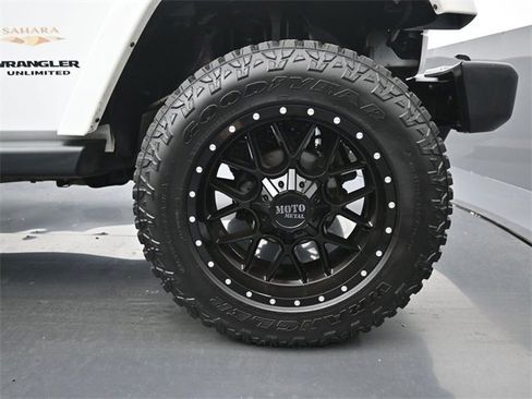 Used 2014 Jeep Wrangler Unlimited Sahara w/ Connectivity Group image 41