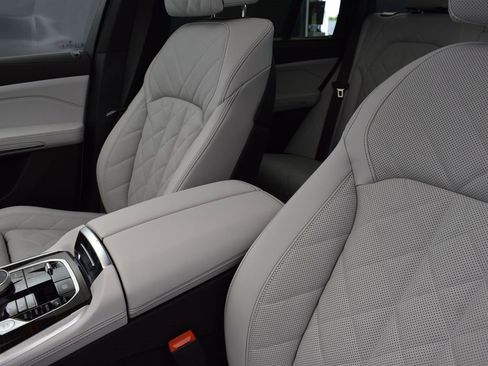 Certified 2026 BMW X5 xDrive50e image 13