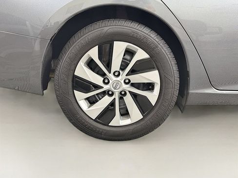 Used 2024 Nissan Altima 2.5 S FWD image 31