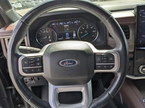 Used 2024 Ford Expedition Limited image 27