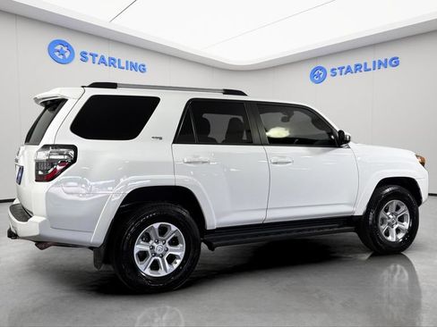 Used 2019 Toyota 4Runner SR5 AWD/4WD image 10