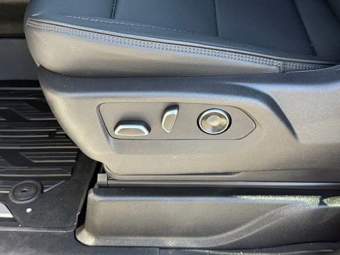 Used 2026 GMC Yukon XL Denali w/ Sun & Power Step Package AWD/4WD image 19