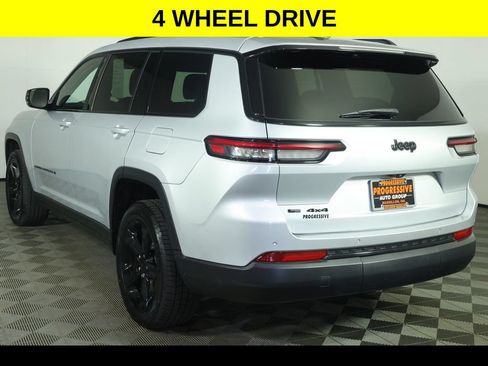 Used 2022 Jeep Grand Cherokee L Laredo AWD/4WD image 4