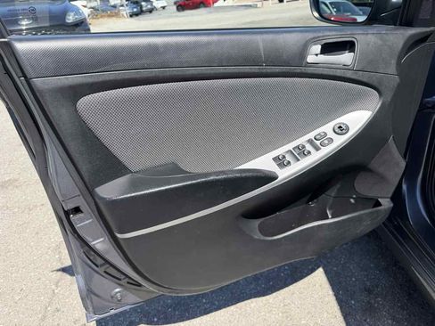 Used 2013 Hyundai Accent GS FWD image 8