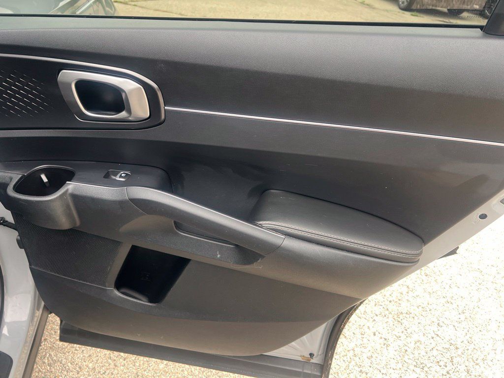 Certified 2024 Kia Sorento S w/ Panoramic Sunroof Package FWD image 15