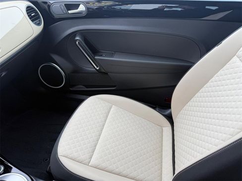 Used 2019 Volkswagen Beetle 2.0T SE image 19