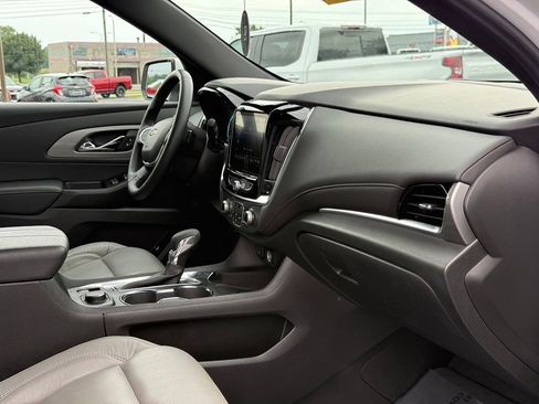 Used 2023 Chevrolet Traverse LT AWD/4WD image 22