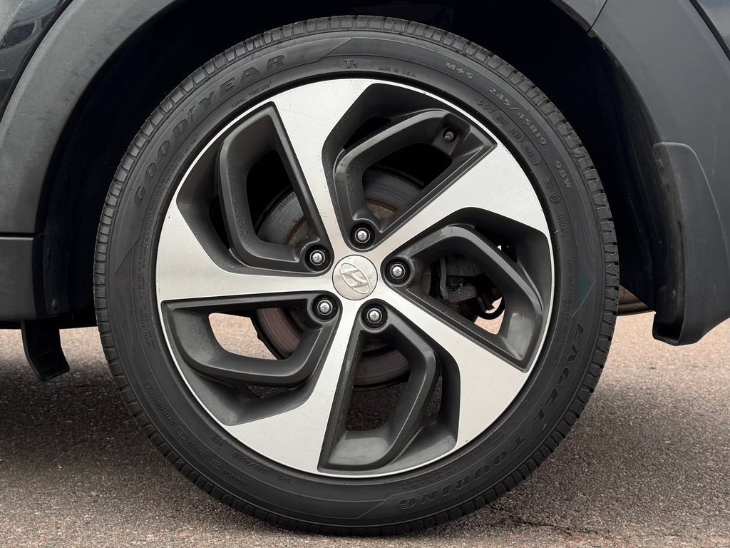 Used 2017 Hyundai Tucson Value AWD/4WD image 12