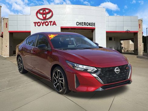 Used 2024 Nissan Sentra SR w/ SR Premium Package image 3