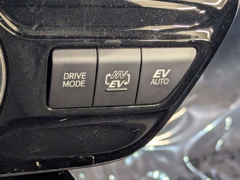 Used 2022 Toyota Prius Prime Limited image 29