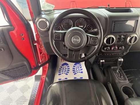 Used 2017 Jeep Wrangler Unlimited Sahara w/ Connectivity Group AWD/4WD image 33